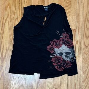 Hot Topic Black and Red Skull Roses Tank Top